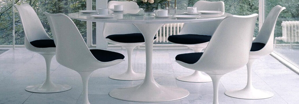 mesa redonda de jardin blanca