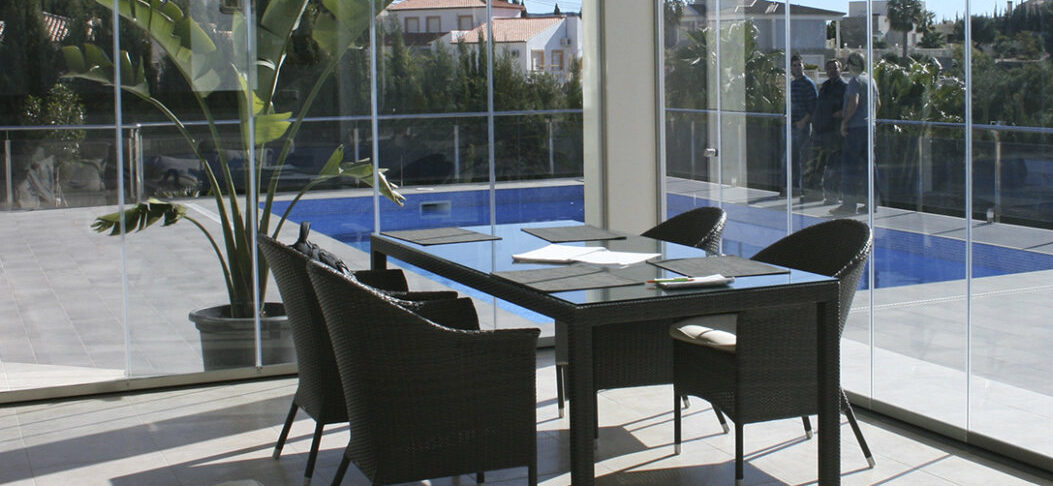 mesas de cristal para terraza